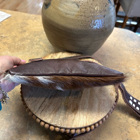 Myra Bag Convertible Crossbody/Wristlet - Picture 8 of 10